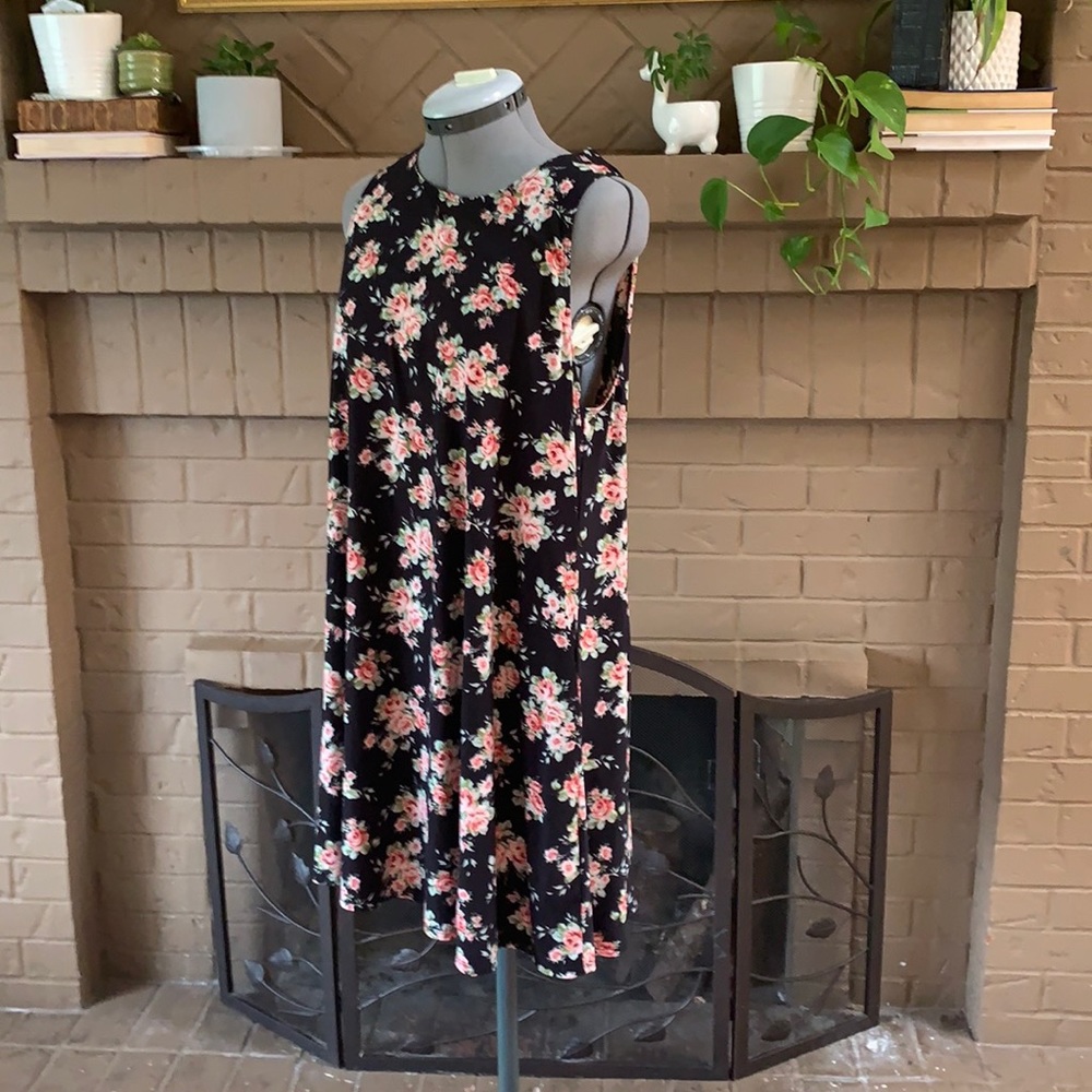 Black and floral a like tank dress size L